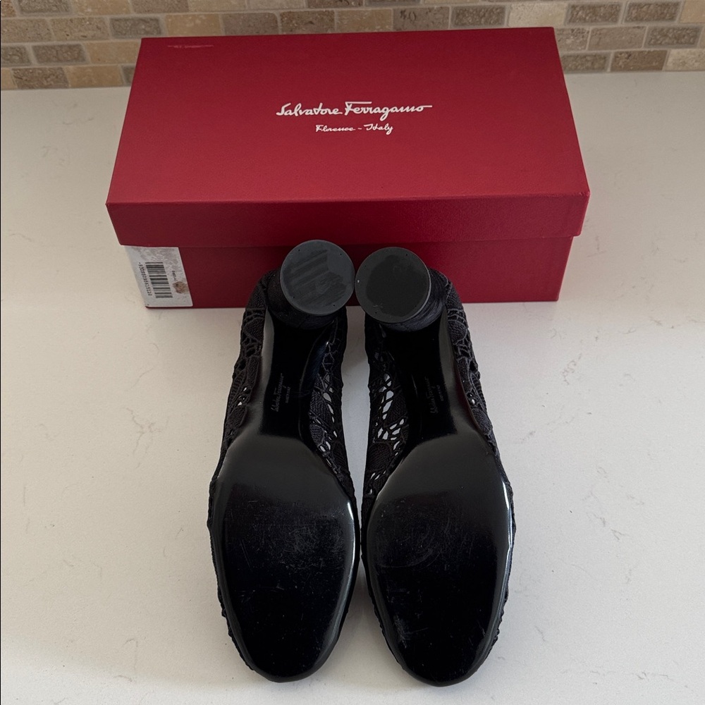 Salvatore Ferragamo Black Lace Vara Bow Pumps with Gold Hardware - Picture 3 of 6